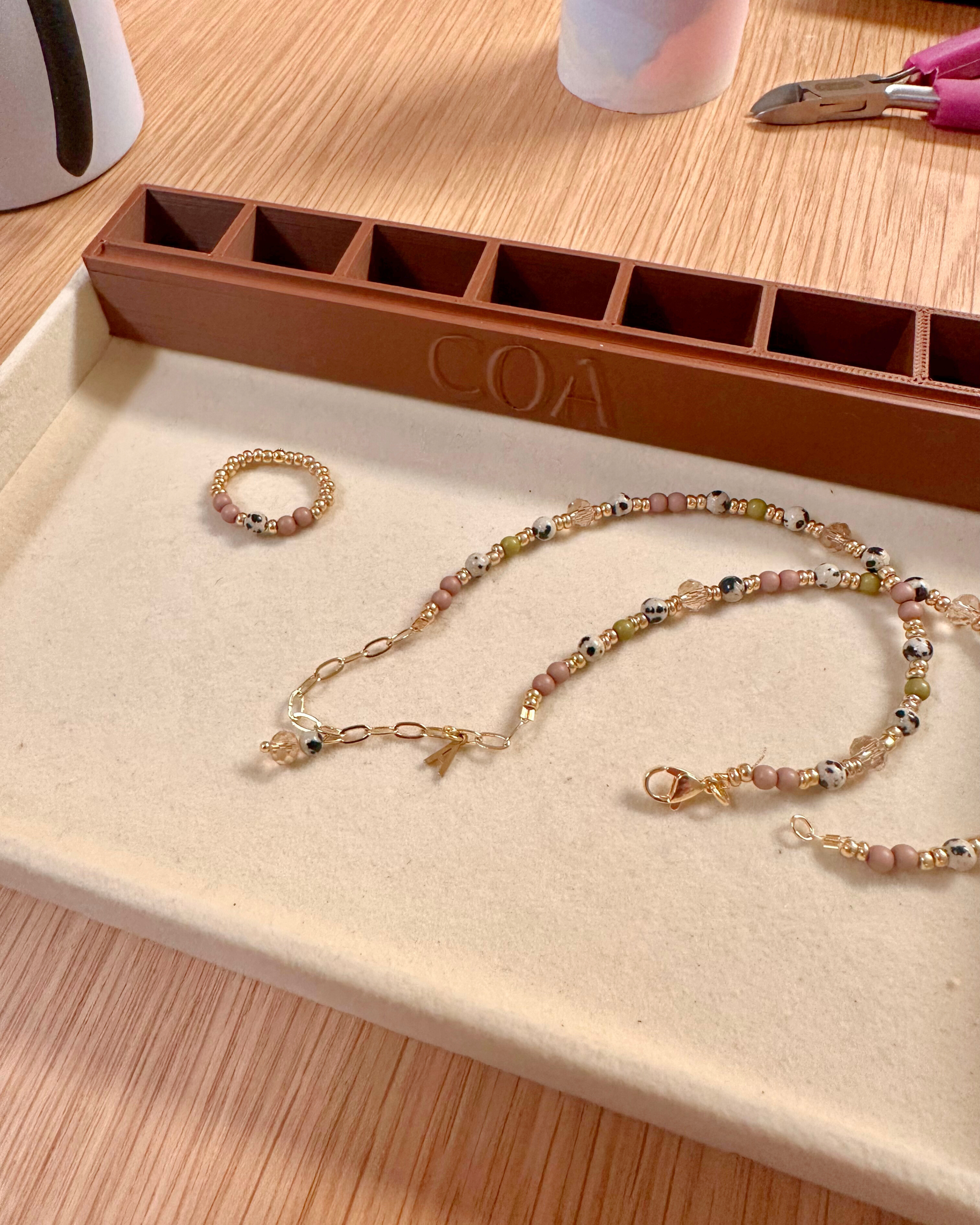 Workshop: Erstelle dein eigenes Schmuckset I 22.04.2026 I 19 - 21.30 Uhr