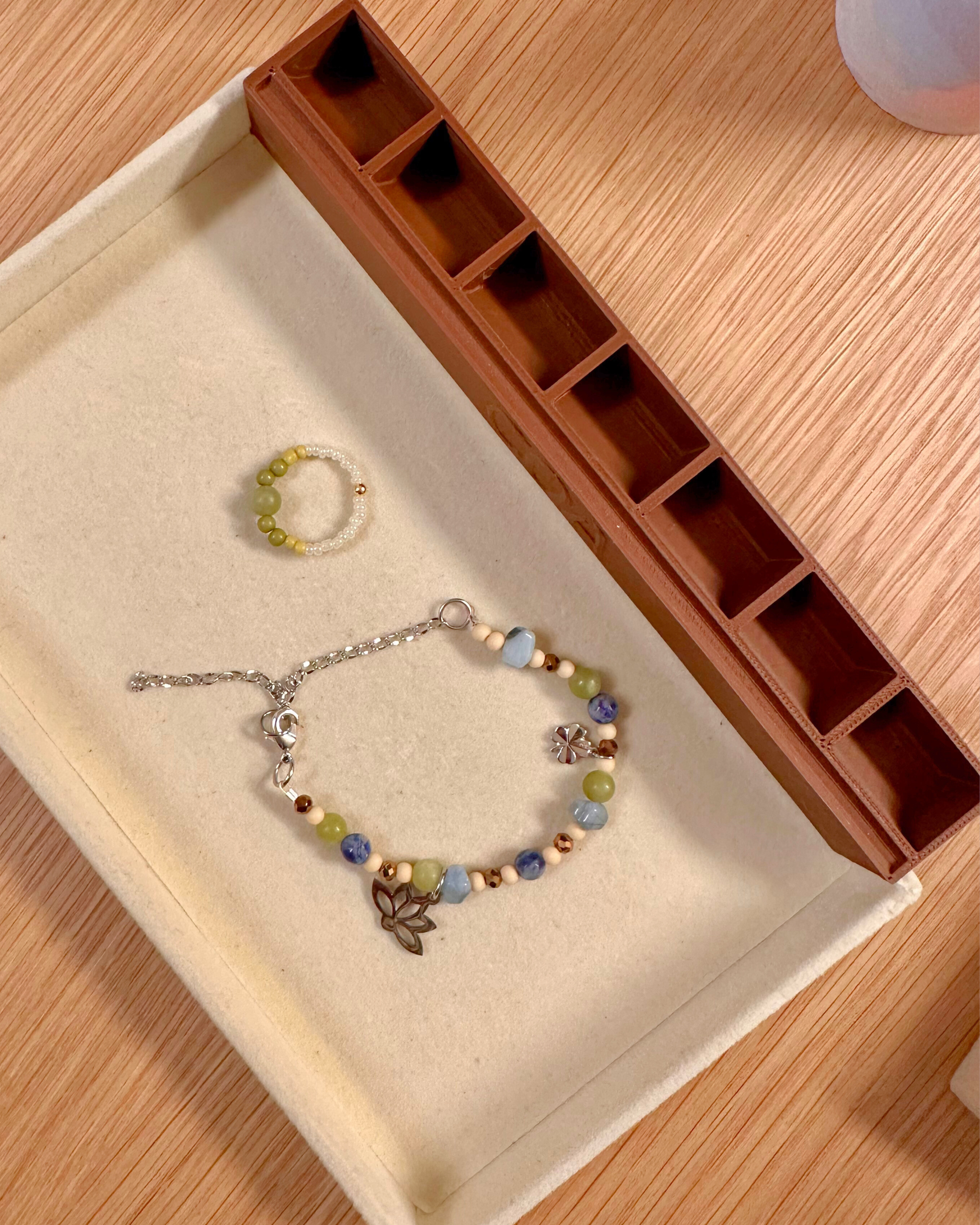 Workshop: Erstelle dein eigenes Schmuckset I 22.04.2026 I 19 - 21.30 Uhr